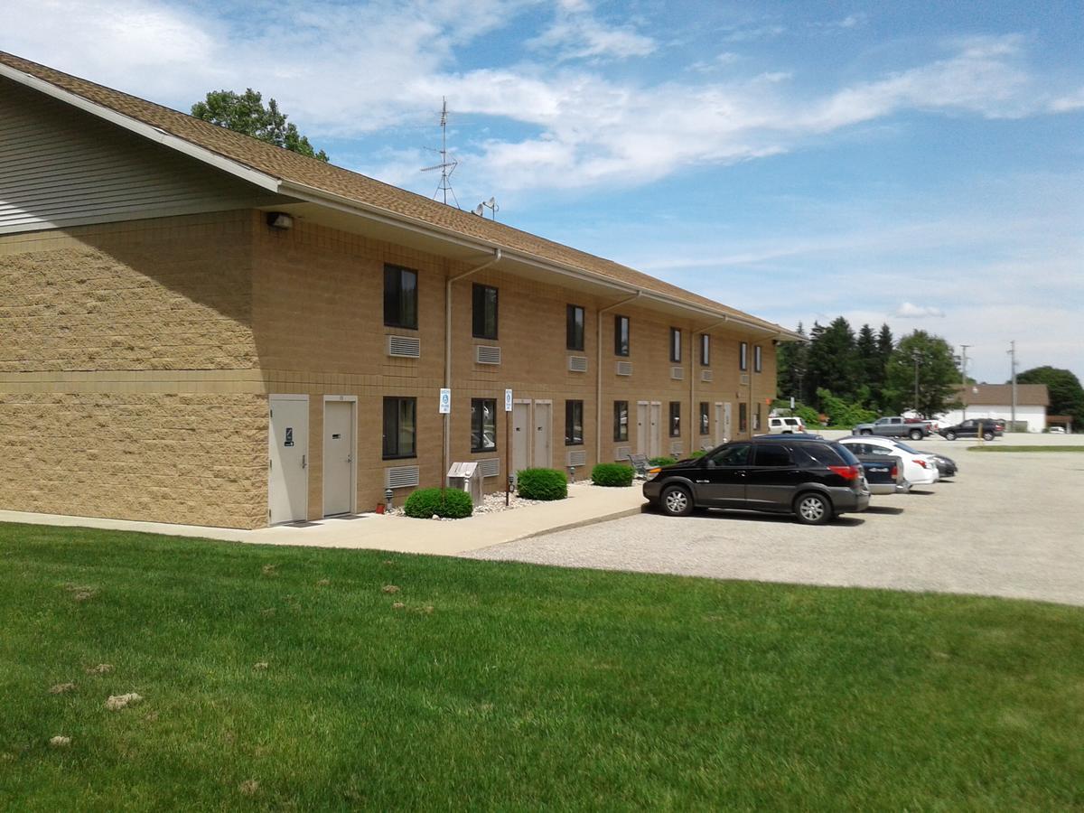 Oakridge Motel Newaygo Exterior photo